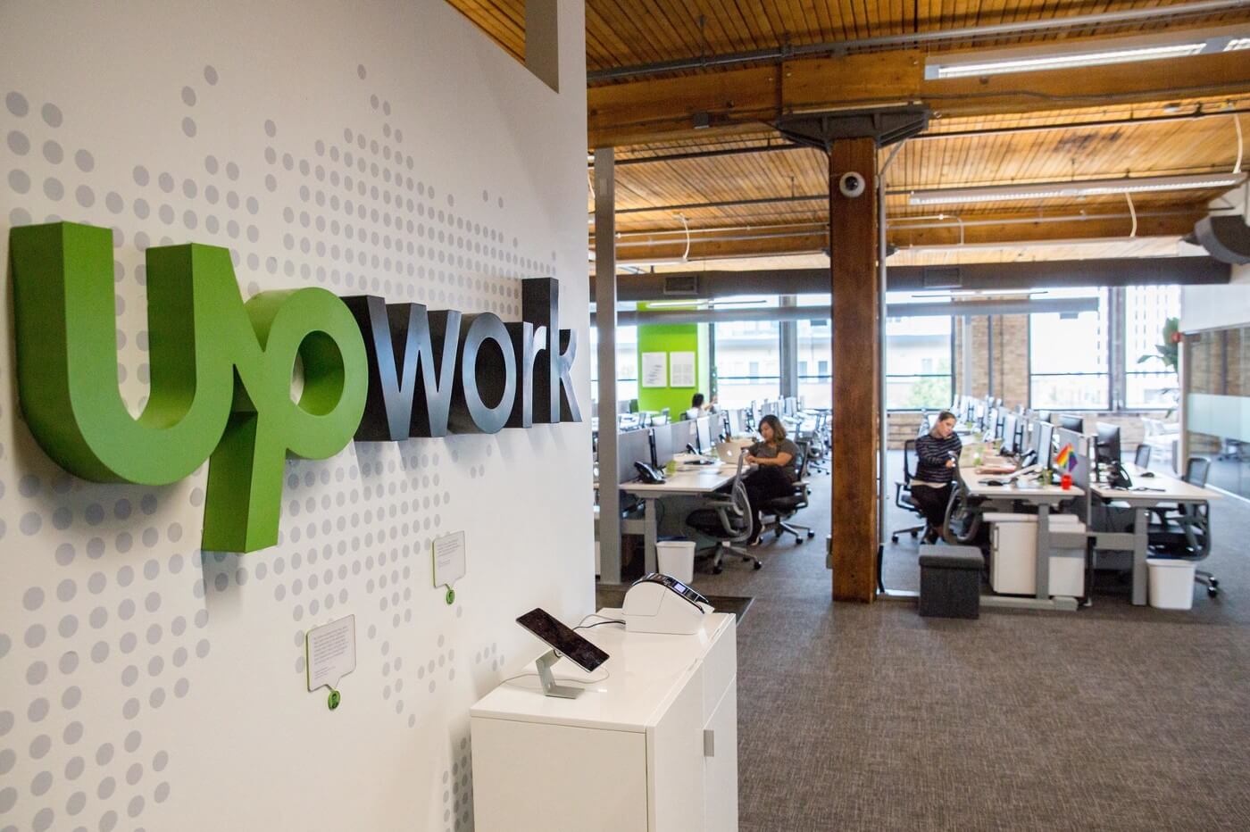 Upwork Website Review: Why It’s the Top Choice for Freelancers and Businesses